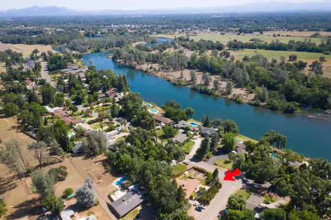 3352 Wortley Ln, Redding, CA 96001 photo 2