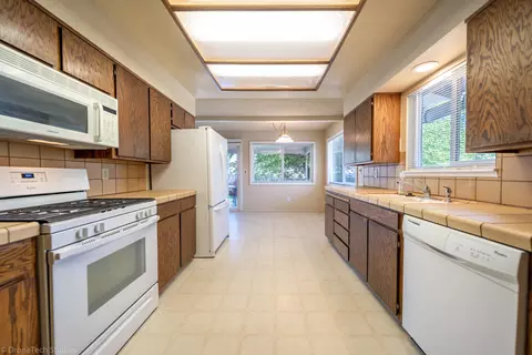3330 Panorama Dr, Redding, CA 96003 photo 19
