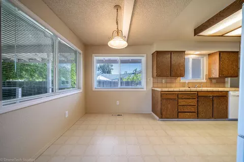 3330 Panorama Dr, Redding, CA 96003 photo 16