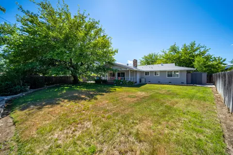 3330 Panorama Dr, Redding, CA 96003 photo 39