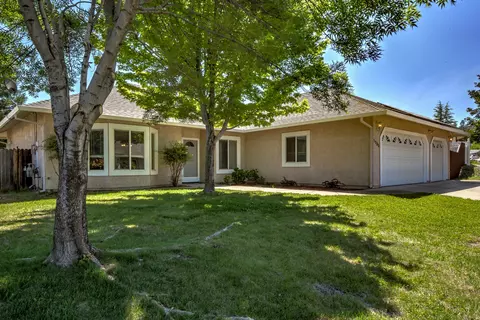 1735 Galway Dr, Redding, CA 96001 photo 2