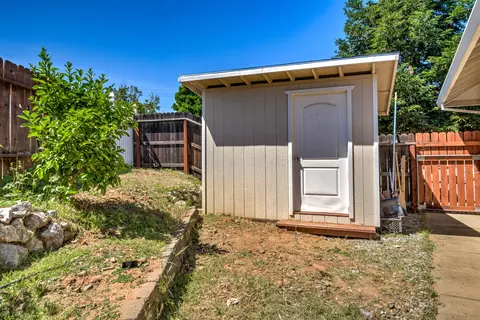 1735 Galway Dr, Redding, CA 96001 photo 28