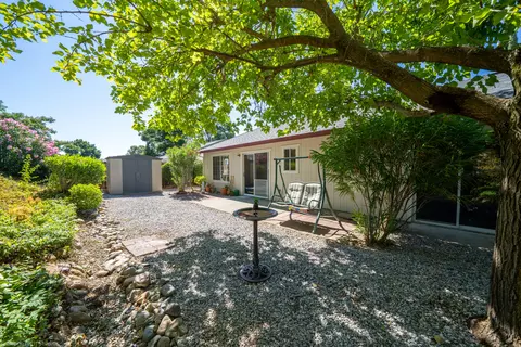 929 Montcrest Dr, Redding, CA 96003 photo 28