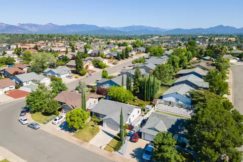 929 Montcrest Dr, Redding, CA 96003 photo 33