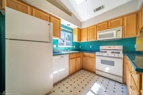 929 Montcrest Dr, Redding, CA 96003 photo 8
