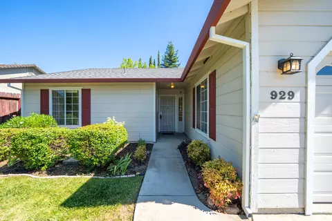 929 Montcrest Dr, Redding, CA 96003 photo 6
