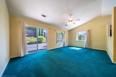 929 Montcrest Dr, Redding, CA 96003 photo 11