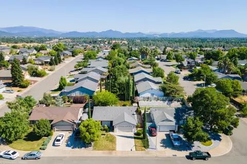 929 Montcrest Dr, Redding, CA 96003 photo 32