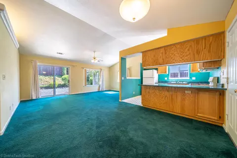 929 Montcrest Dr, Redding, CA 96003 photo 7