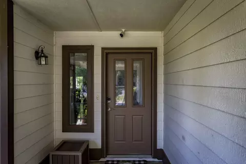 236 Ironwood Ln, Redding, CA 96003 photo 2