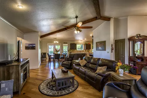 236 Ironwood Ln, Redding, CA 96003 photo 4