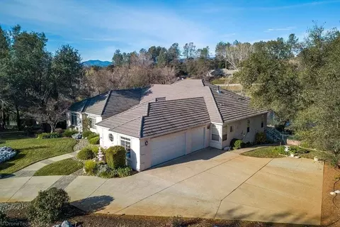 13490 Tierra Heights Rd, Redding, CA 96003 photo 3