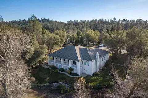 13490 Tierra Heights Rd, Redding, CA 96003 photo 4