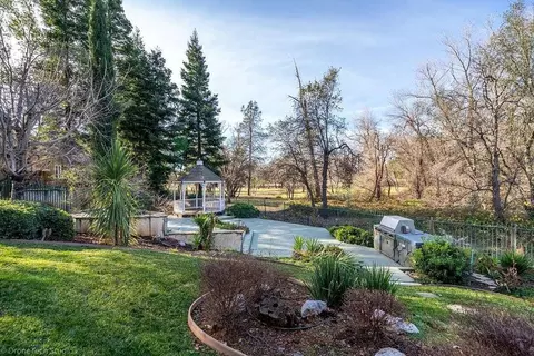 13490 Tierra Heights Rd, Redding, CA 96003 photo 9