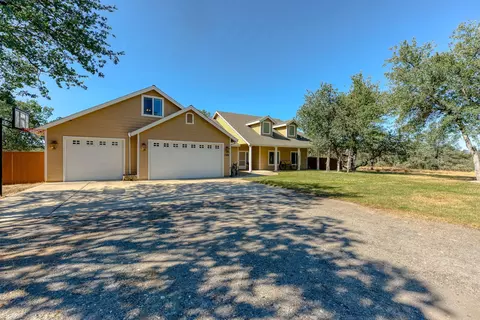 10491 Abernathy Ln, Redding, CA 96003 photo 1