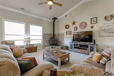 10491 Abernathy Ln, Redding, CA 96003 photo 9