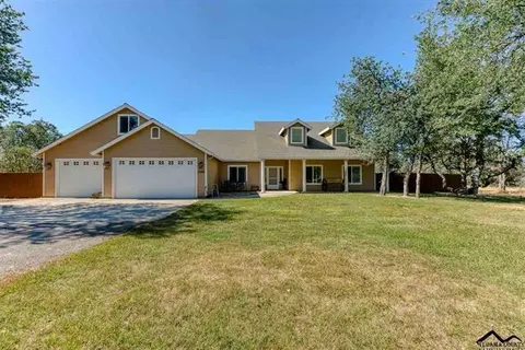 10491 Abernathy Ln, Redding, CA 96003 photo 2