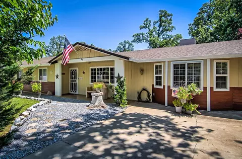 19041 Snowflake Ln, Redding, CA 96003 photo 1
