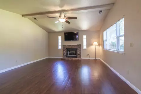 2939 Dove St, Redding, CA 96001 photo 3