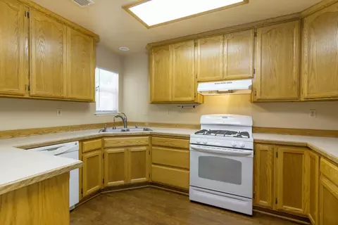 2939 Dove St, Redding, CA 96001 photo 4