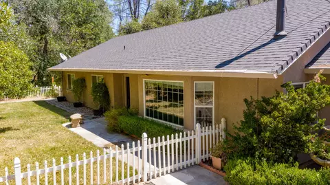 1931 Herbscenta Ln, Redding, CA 96003 photo 9