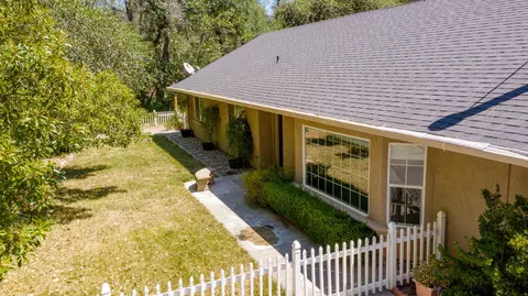 1931 Herbscenta Ln, Redding, CA 96003 photo 10