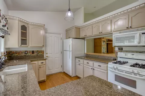 1931 Herbscenta Ln, Redding, CA 96003 photo 27