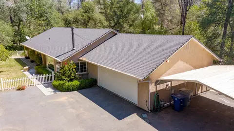 1931 Herbscenta Ln, Redding, CA 96003 photo 2