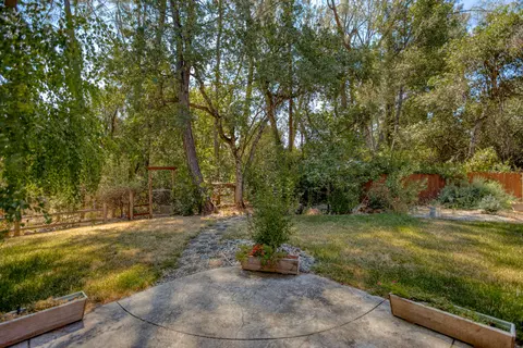 1931 Herbscenta Ln, Redding, CA 96003 photo 36