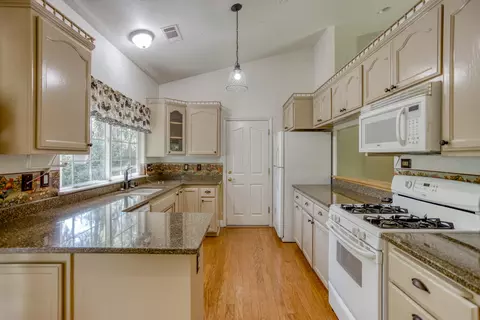 1931 Herbscenta Ln, Redding, CA 96003 photo 25