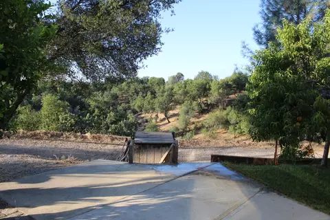 13793 Bear Valley Trl, Redding, CA 96003 photo 27