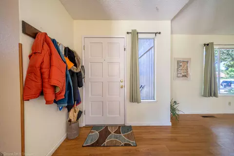 2413 Carnelian Way, Redding, CA 96003 photo 4