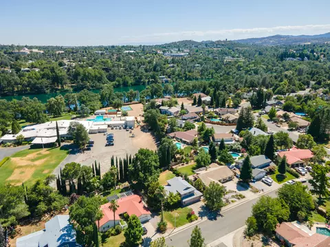 2413 Carnelian Way, Redding, CA 96003 photo 2