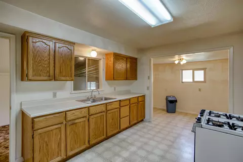 4185 Notre Dame Ave, Redding, CA 96003 photo 10