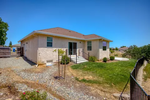 785 Grants Pass, Redding, CA 96003 photo 4