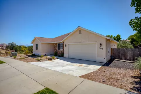 785 Grants Pass, Redding, CA 96003 photo 3