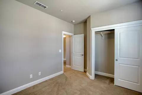 785 Grants Pass, Redding, CA 96003 photo 15