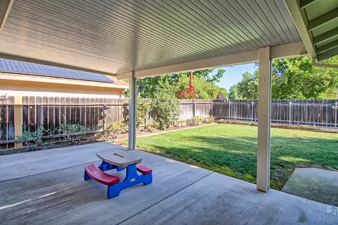 228 Newport Dr, Redding, CA 96001 photo 10