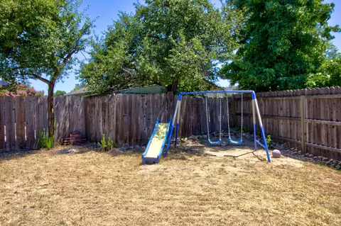 4253 White River Ct, Redding, CA 96003 photo 11