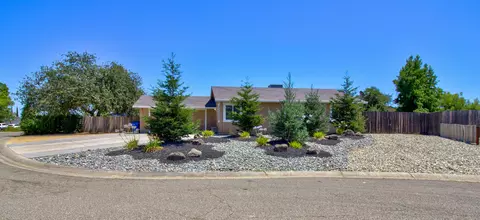 4253 White River Ct, Redding, CA 96003 photo 2