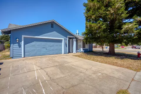 3556 Adams Ln, Redding, CA 96002 photo 2