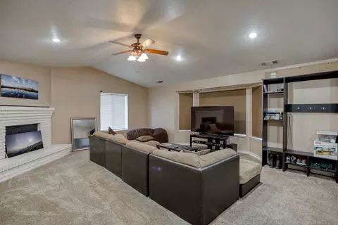 3556 Adams Ln, Redding, CA 96002 photo 5