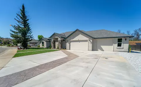 4598 Kilkee Dr, Redding, CA 96001 photo 3