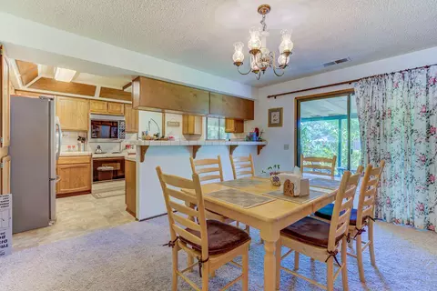 2277 Wisconsin Ave, Redding, CA 96001 photo 5