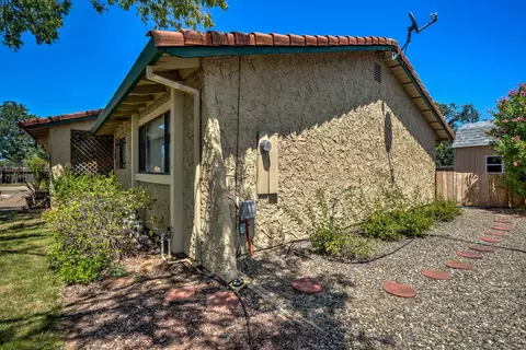 2277 Wisconsin Ave, Redding, CA 96001 photo 28