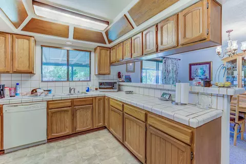 2277 Wisconsin Ave, Redding, CA 96001 photo 8