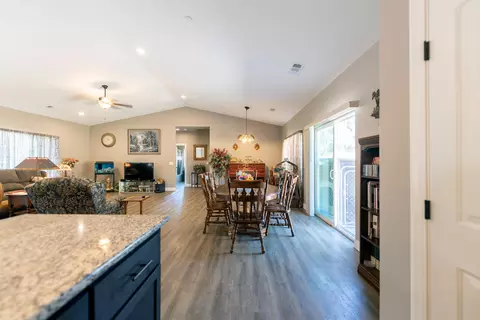 12890 Akrich St, Redding, CA 96003 photo 9
