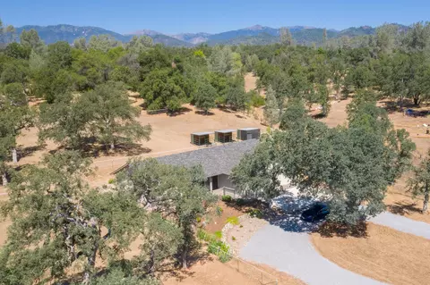 12890 Akrich St, Redding, CA 96003 photo 2