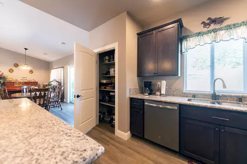 12890 Akrich St, Redding, CA 96003 photo 8