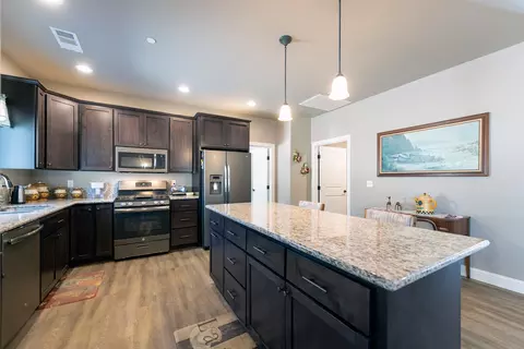 12890 Akrich St, Redding, CA 96003 photo 6